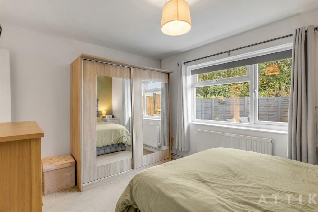 36 Lansbury Rd, Halesworth IP19 8SA (7).jpg