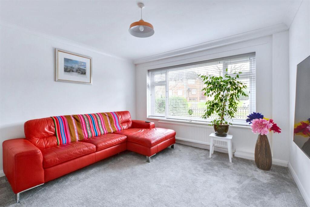 Lounge/Sitting Room/Bedroom