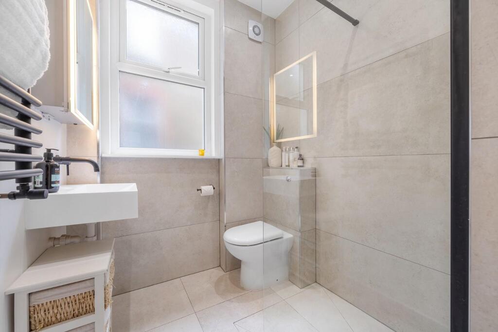 Bathroom.JPG