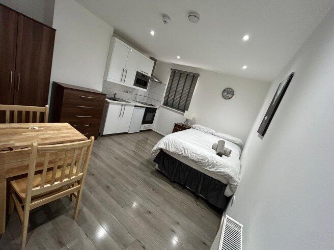 blenheim-gardens-nw2-4nt-981757