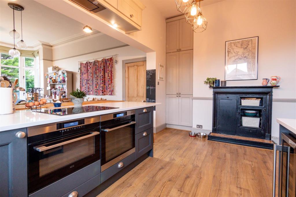 Dining Kitchen Aspect 3.jpg