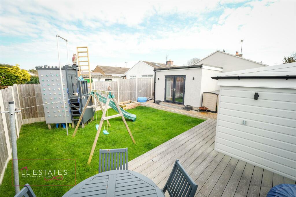 6 kerfoot ave-9.jpg