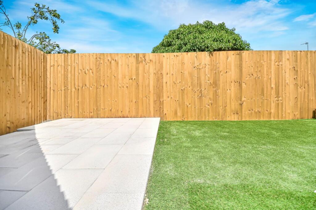 33 Ridgmont Drive Garden (4).jpg