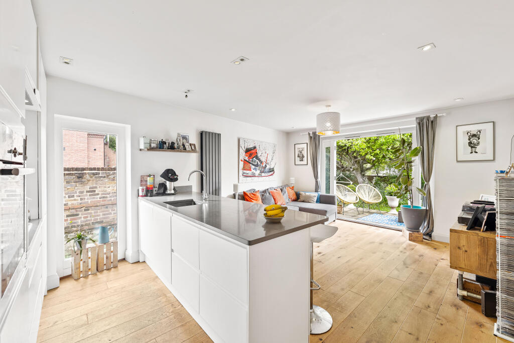 Flat 1, Stone Court Less than 3MB-4.jpg