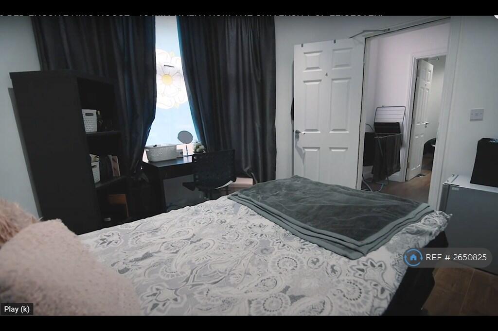 Room 3 (Ensuite Room) 