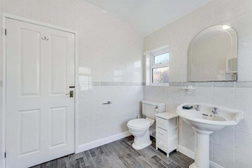 Bathroom Aspect 2