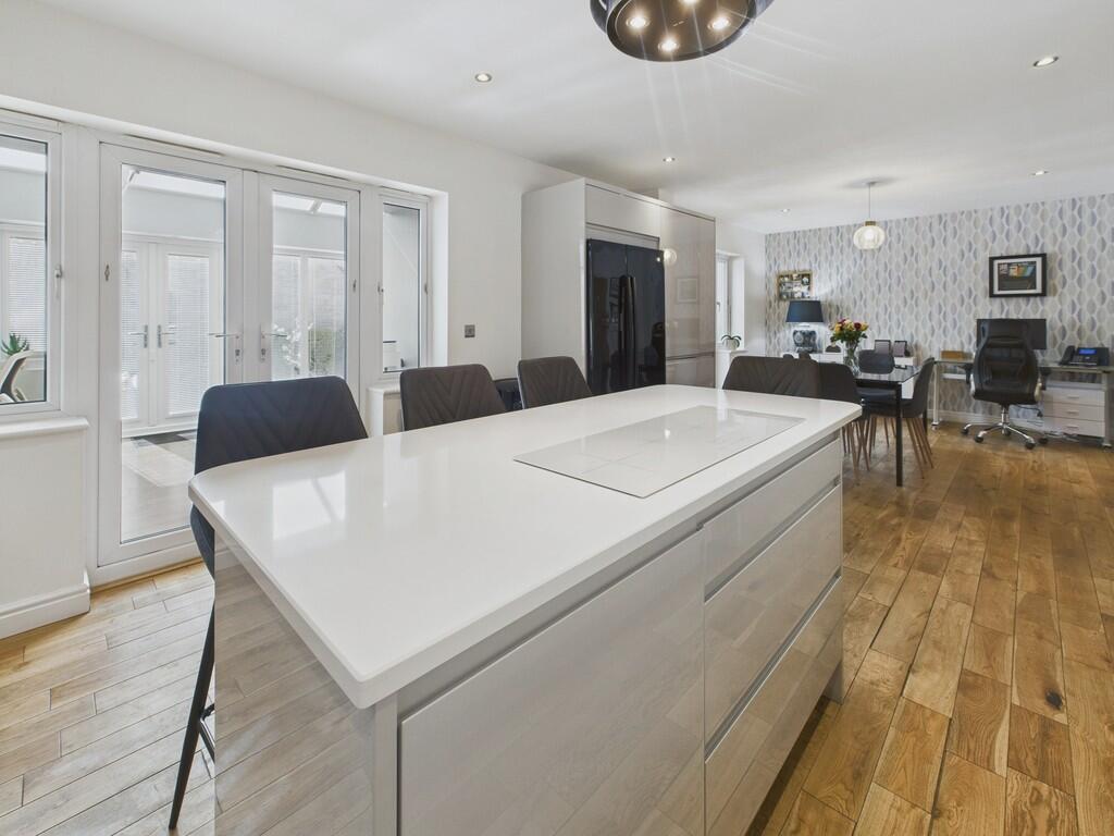 CAM04273G0-PR0110...