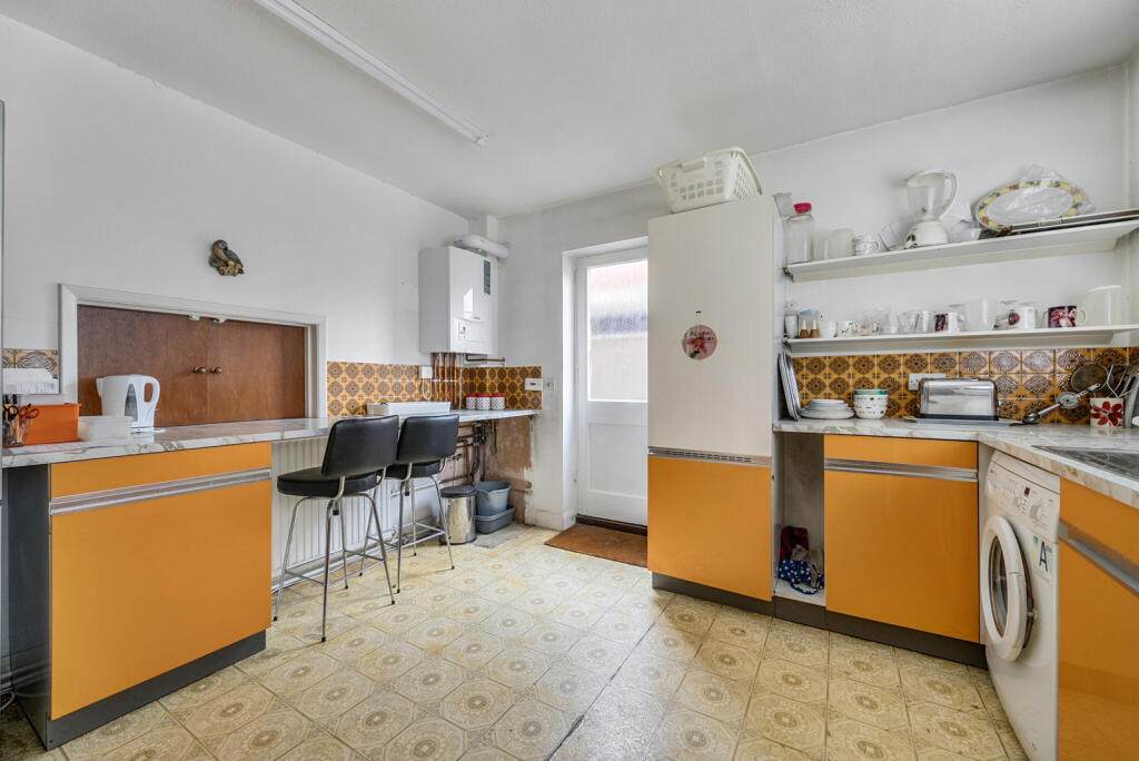 1364159-18-68ee3c...