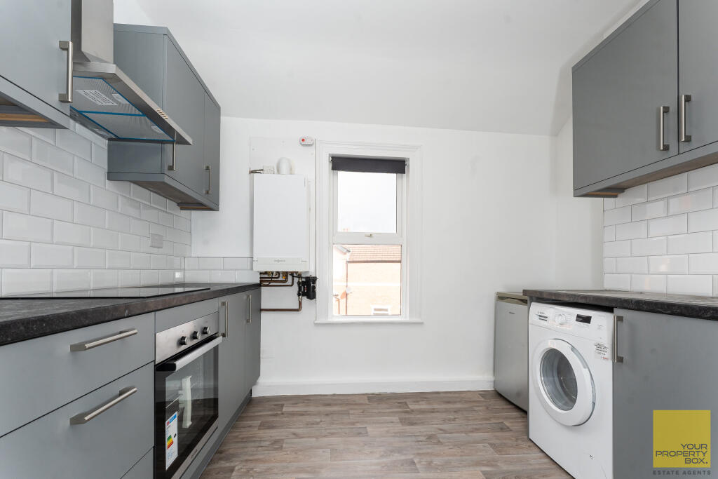 2b Victoria Road0026