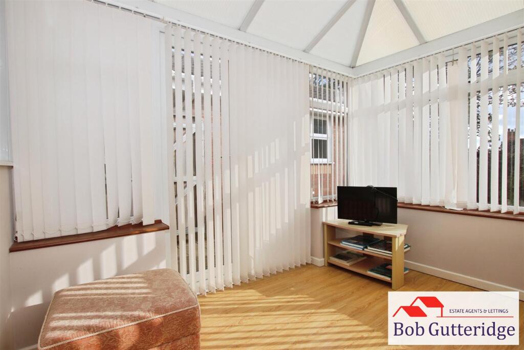 HALF BRICK CONSERVATORY