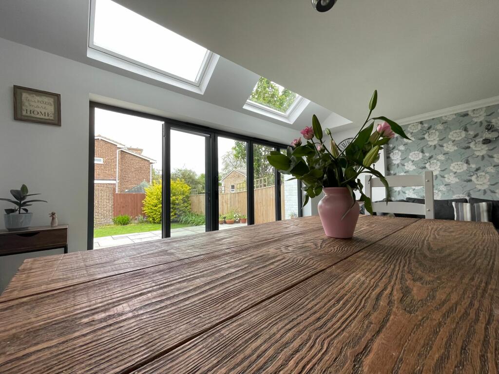 Kitchen/Dining Room (8)