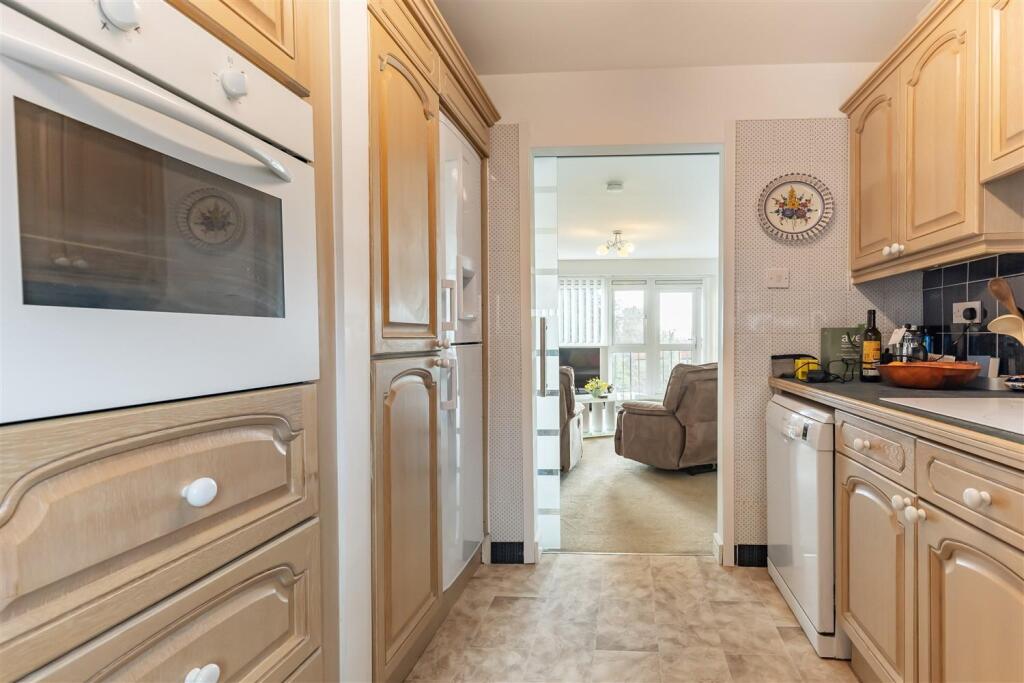 33 Pine View (6).jpg