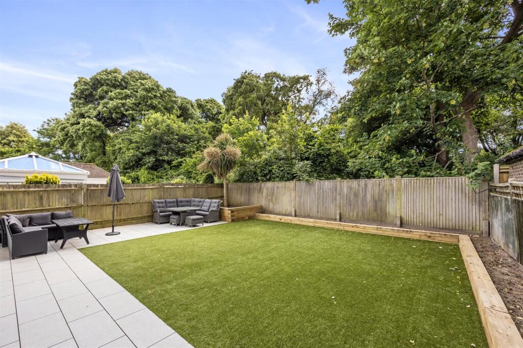 Aldsworth Avenue, 95-027.jpg