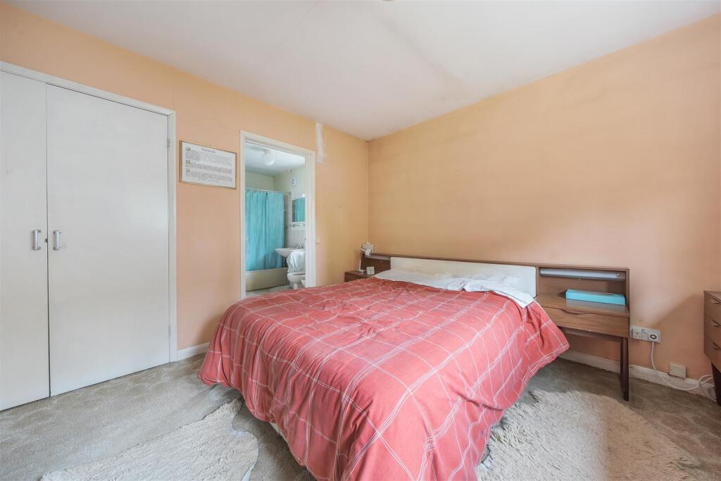 39 High Street, Whittlebury