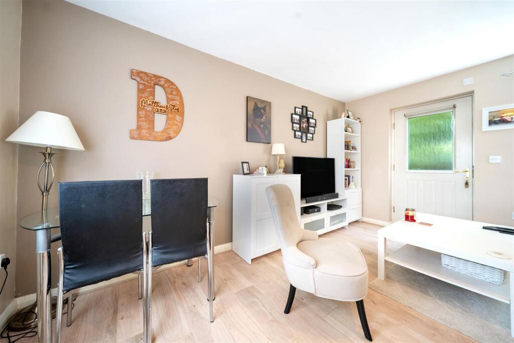 104 Foxhall Rd-33.jpg