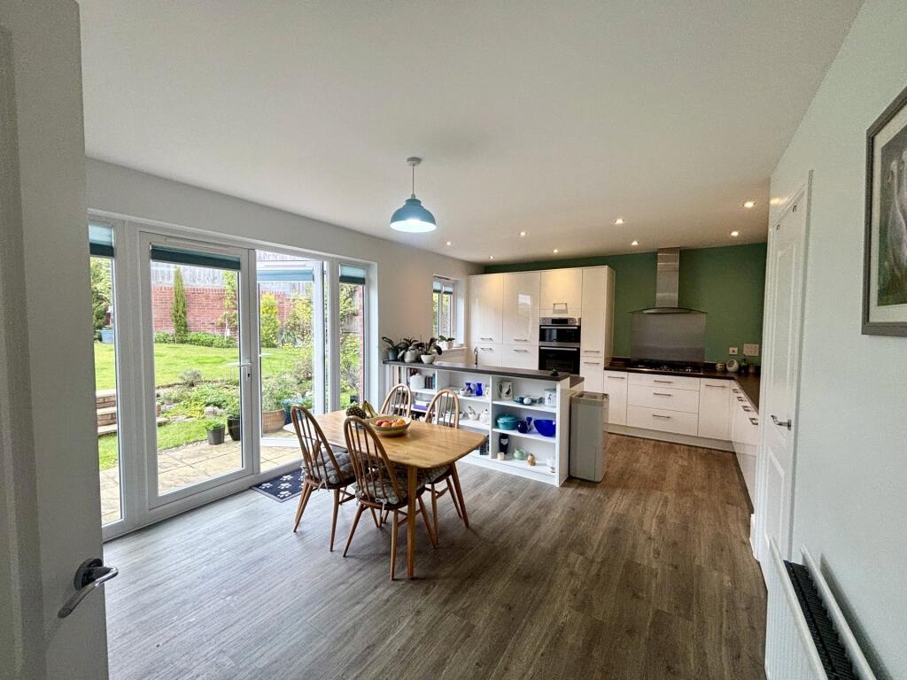 Kitchen/Dining