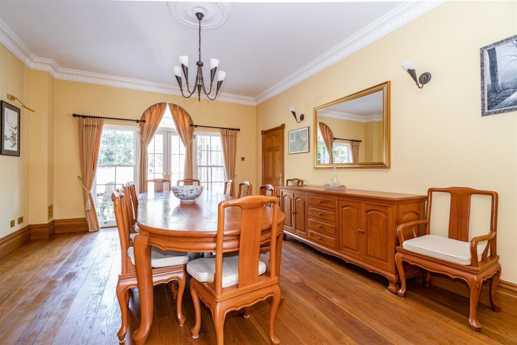 Dining Room.jpg