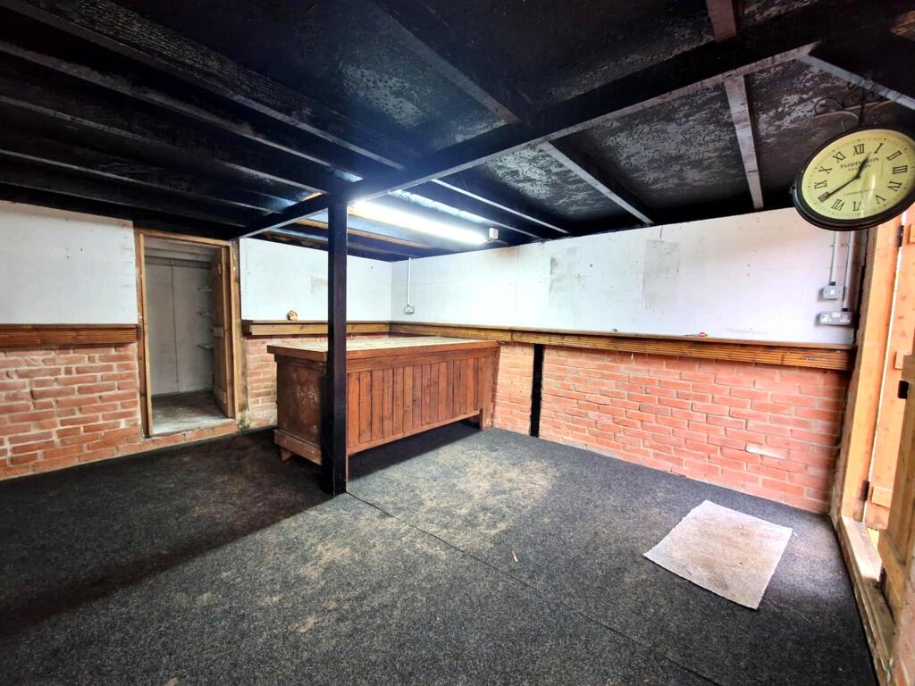 Summer house/bar