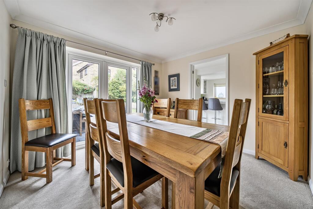 1298361-7-682dfeb6d2a57-ARW1298361-7-682dfeb6d2a57