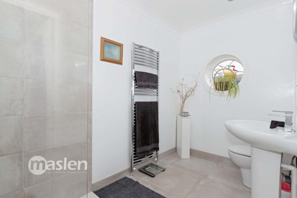 En-Suite.jpeg