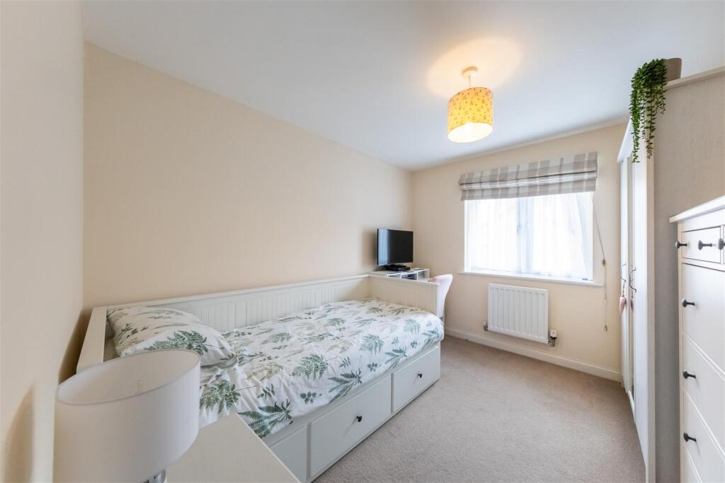 26 Holcroft Drive-008.jpg