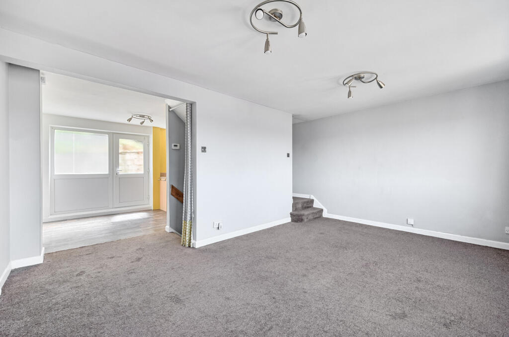 1321099-6-686d20e...