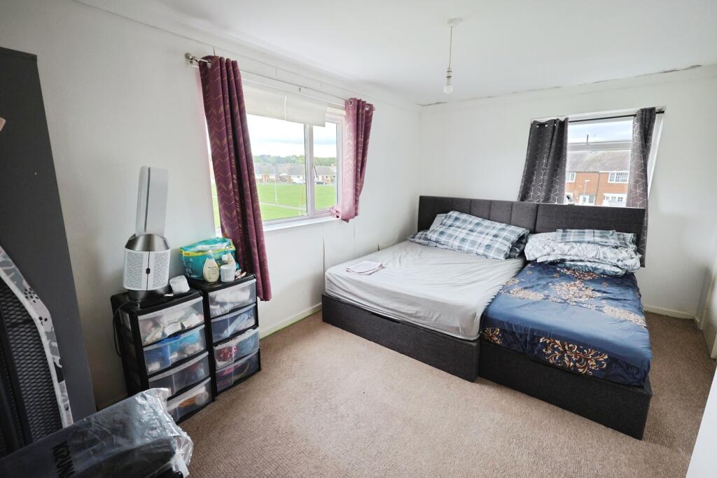 pbox-bedroom-340324.JPG