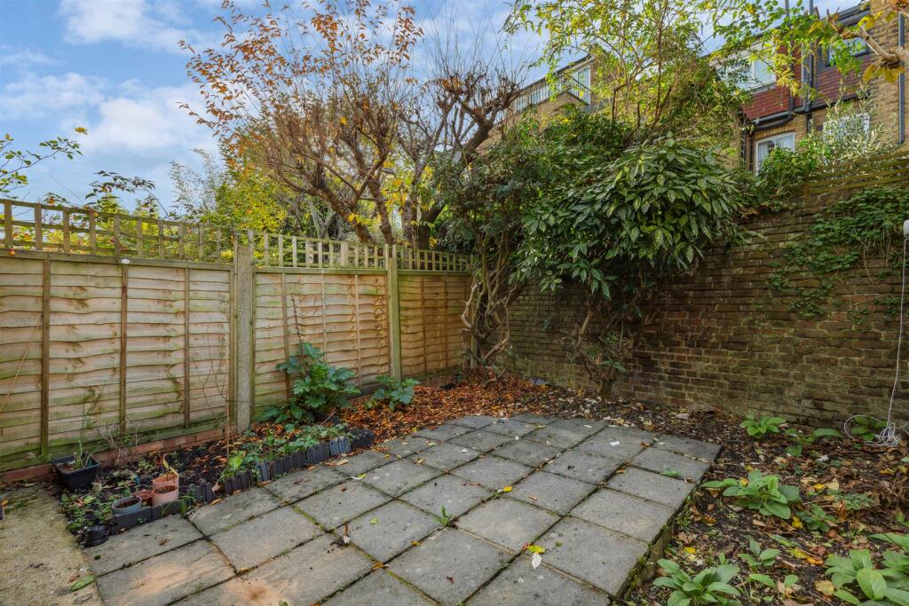 Cranbrook Road, W4 - TO LET