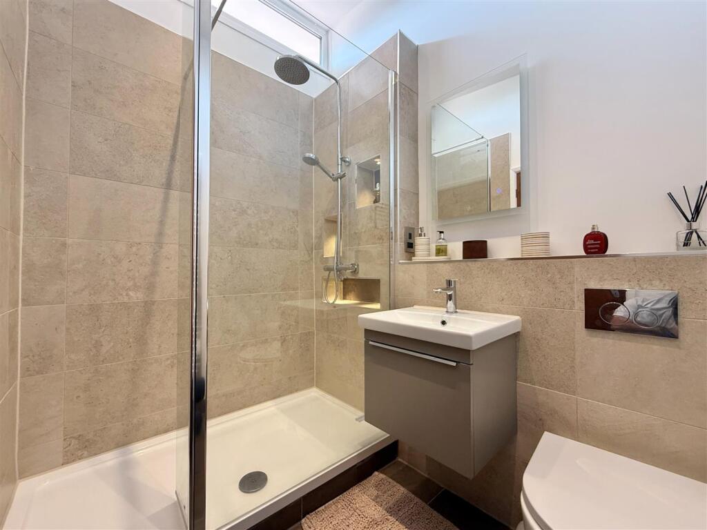 Modern Shower Room.jpeg