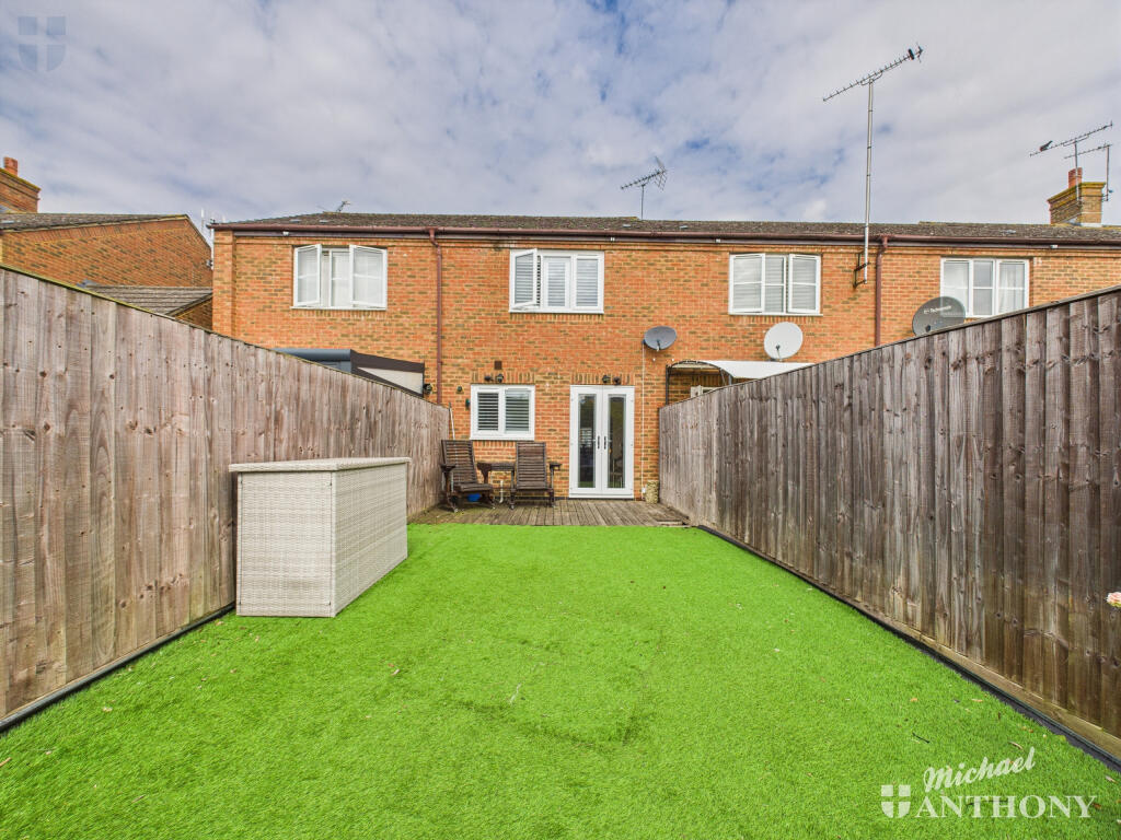 CAM03852G0-PR0369-STILL013