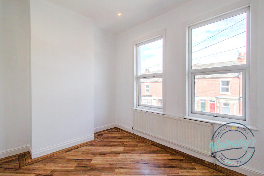 Front 1st floor bedroom