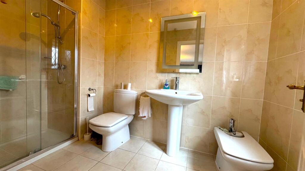 Ensuite.jpg