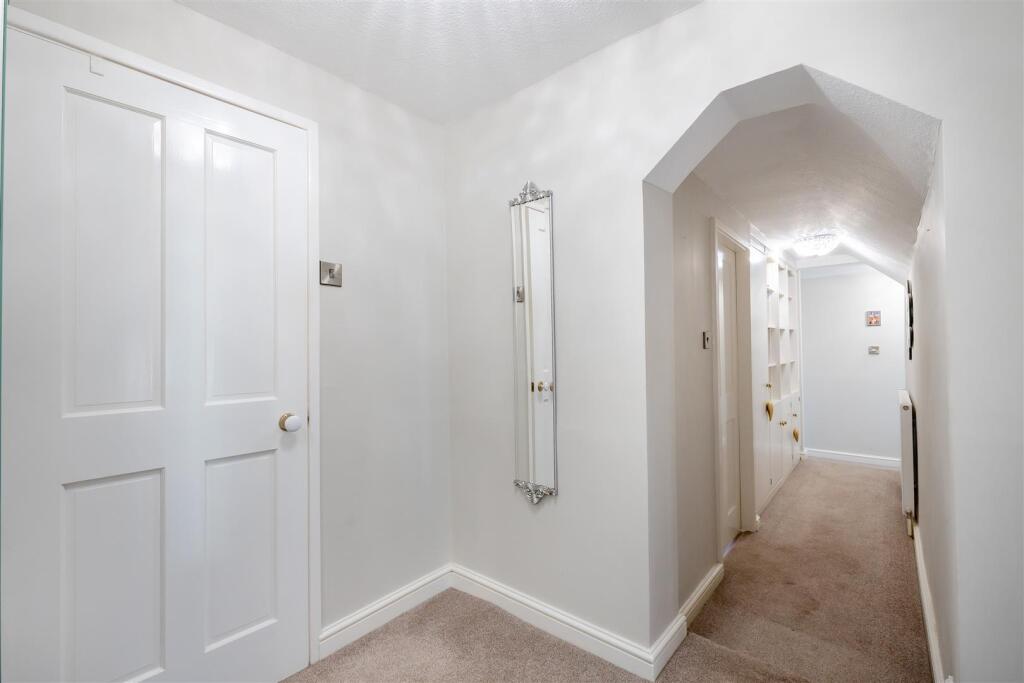 8649206-interior47.jpg