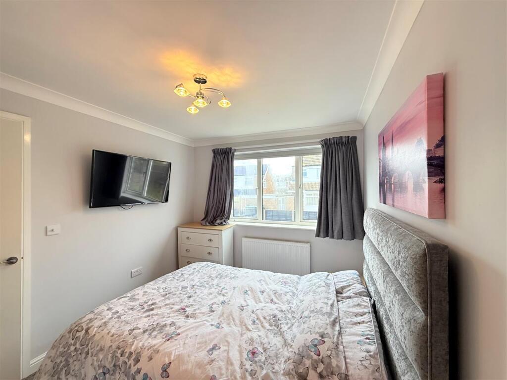 bed 2 3.jpg