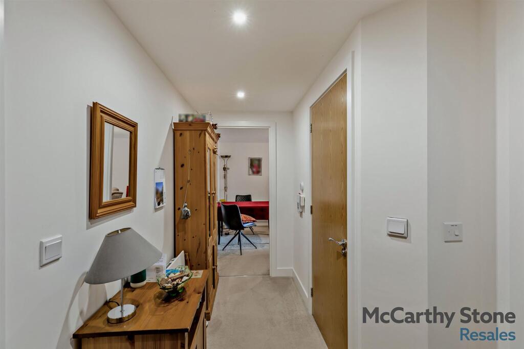 8660042-interior15-800.jpg