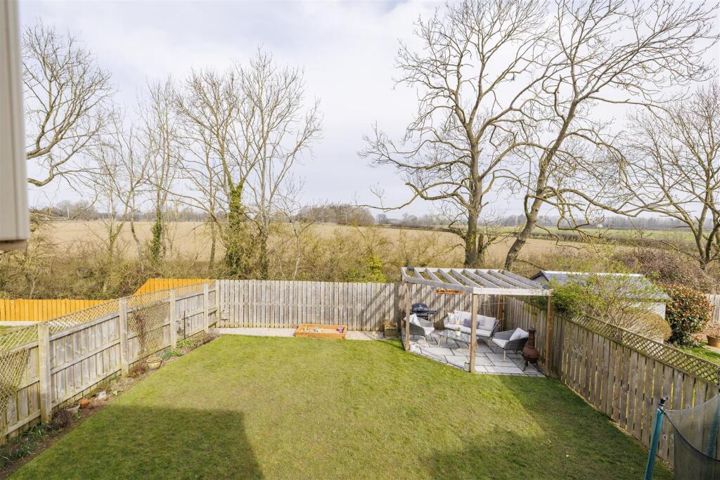 5_Farefield_Close___2.jpg