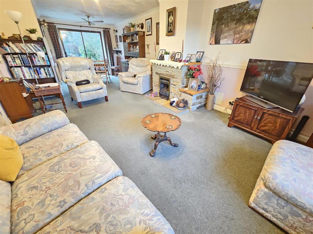 Sitting Dining Room.jpg