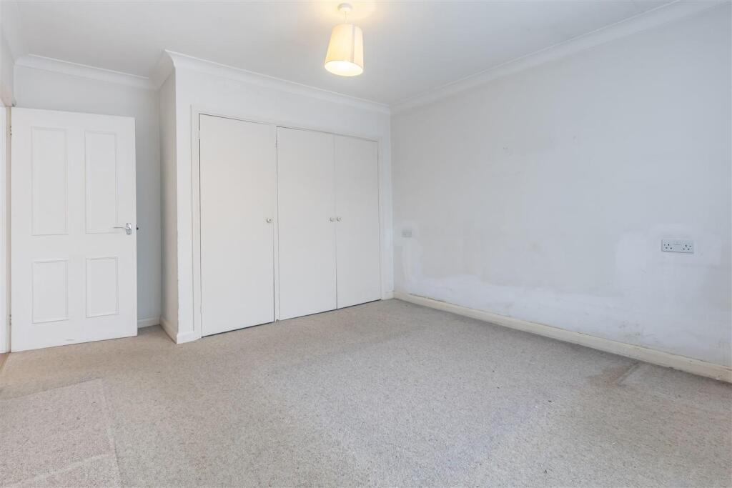 11 Higham View   (14).jpg