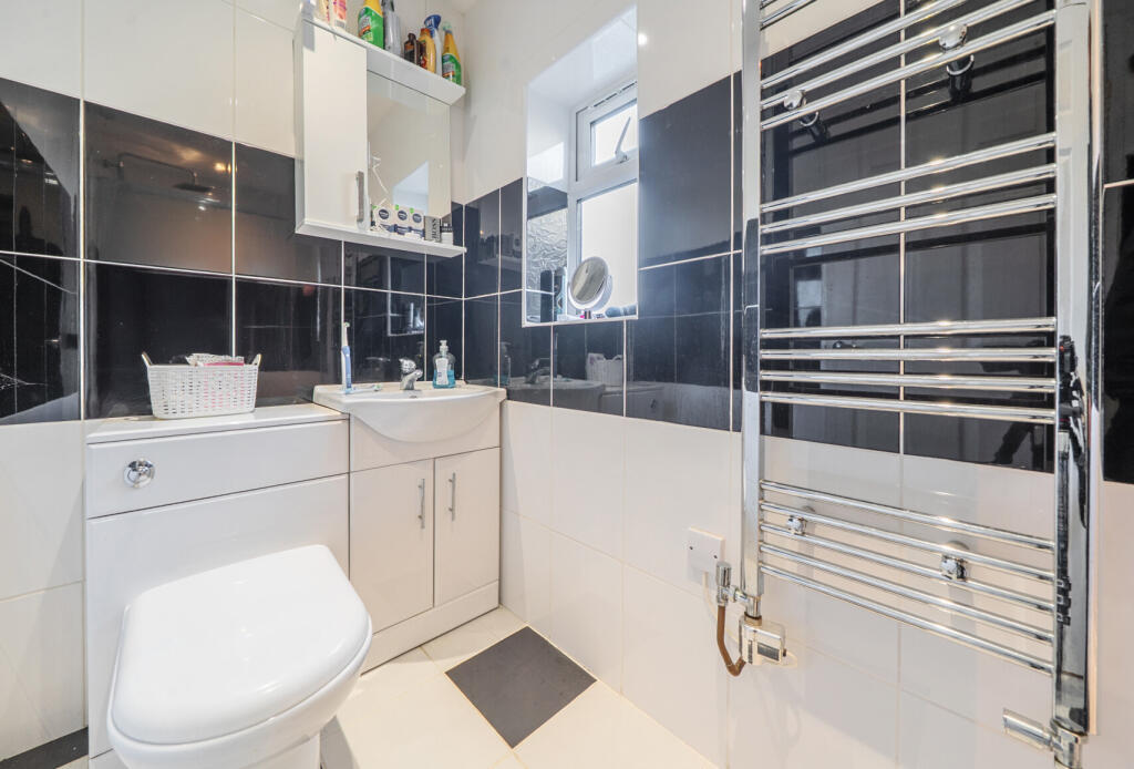 1386025-2-692f16b...