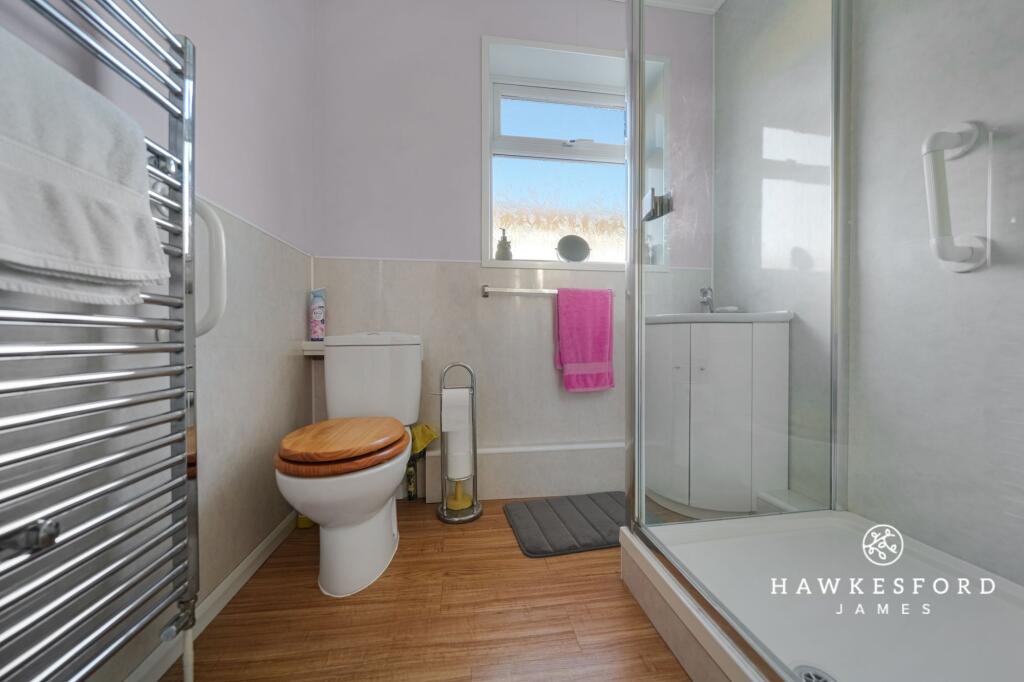 Auckland Drive, Sittingbourne - Shower room