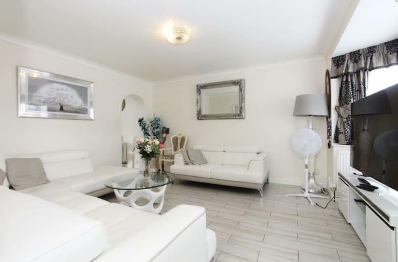 116, Kingshill Avenue - 6.jpg