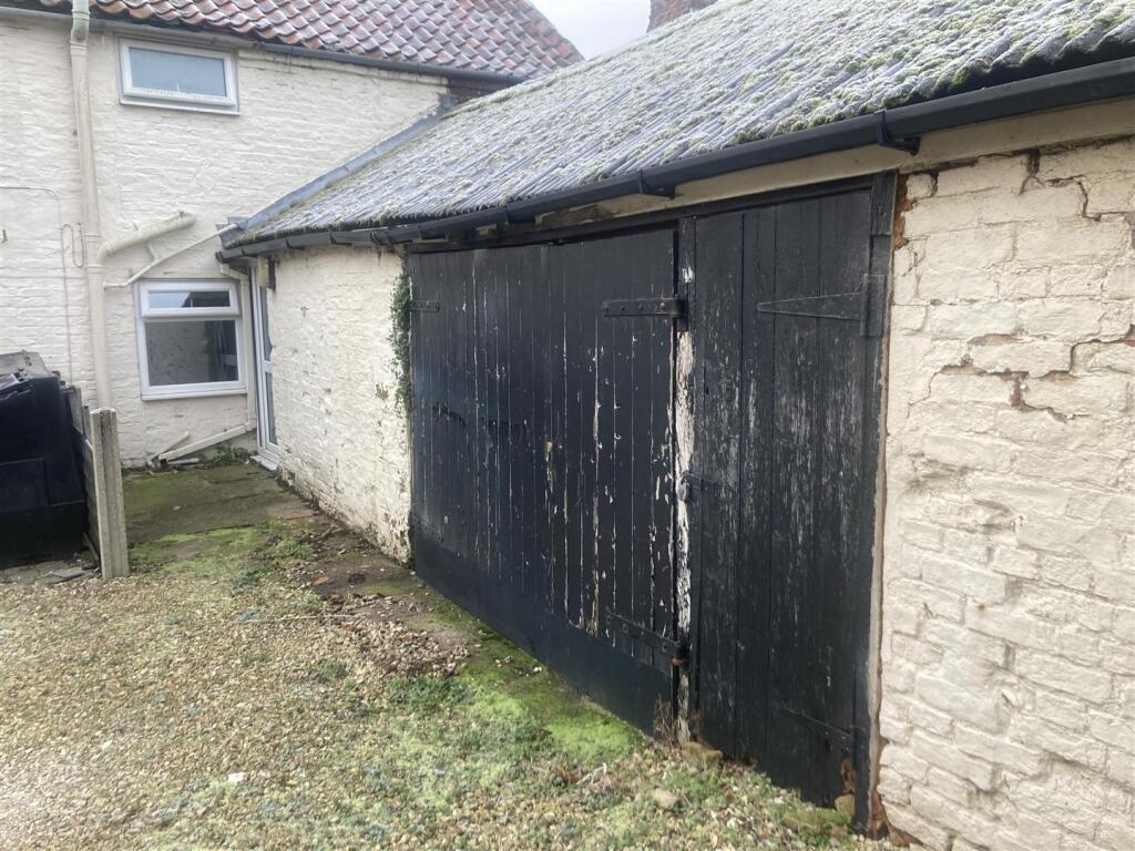 GARAGE/WORKSHOP