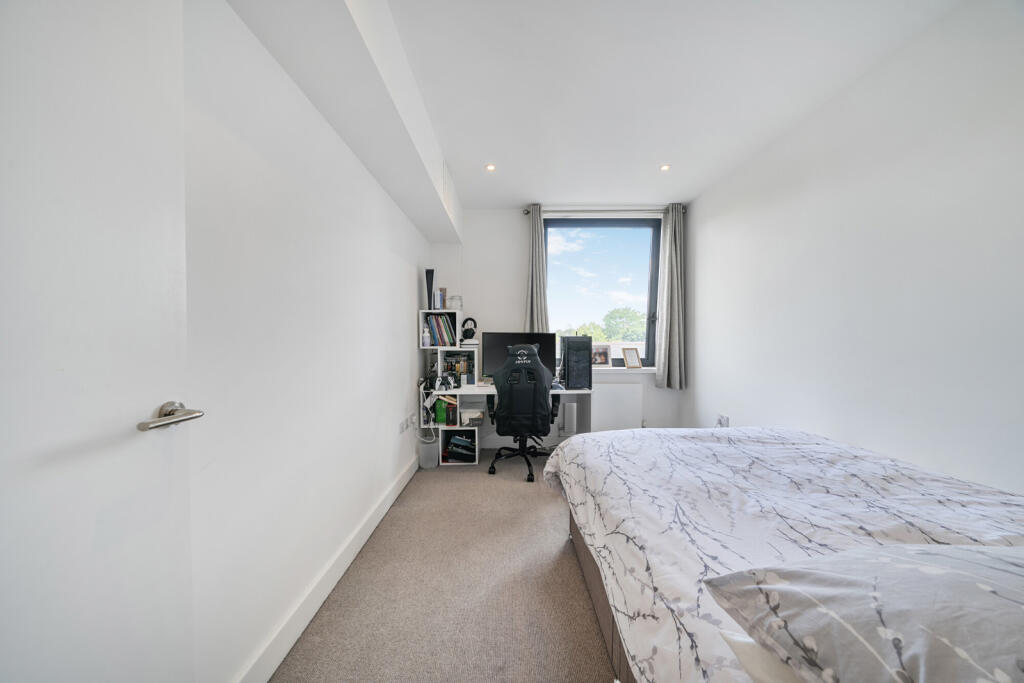1342030-16-689e11...
