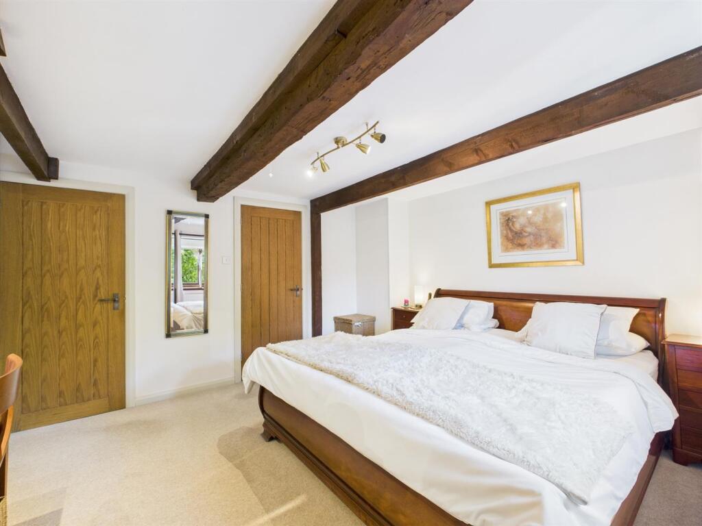 PRINCIPAL BEDROOM
