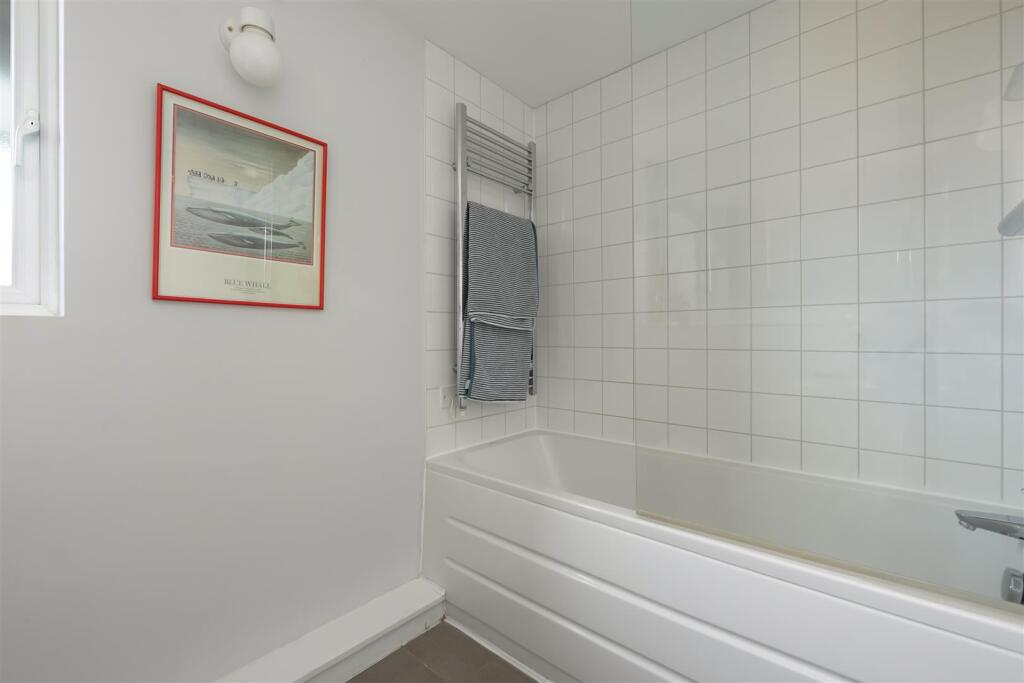 Island Wall, Whitstable