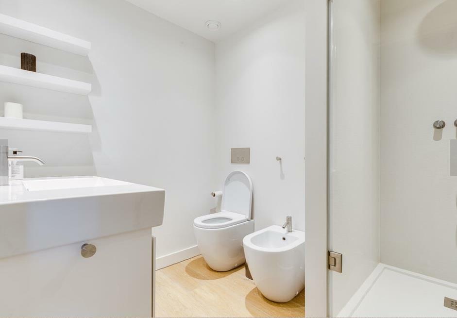Bolton Gardens 23, Flat 4 - Bathroom2.jpg