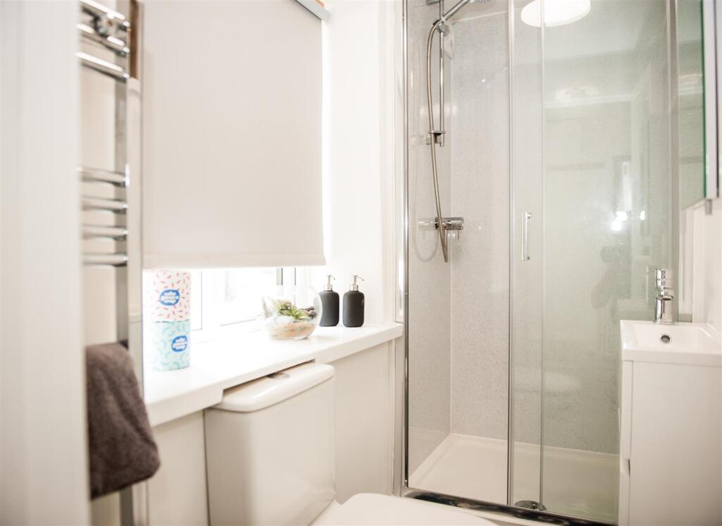 Shower Room.jpg