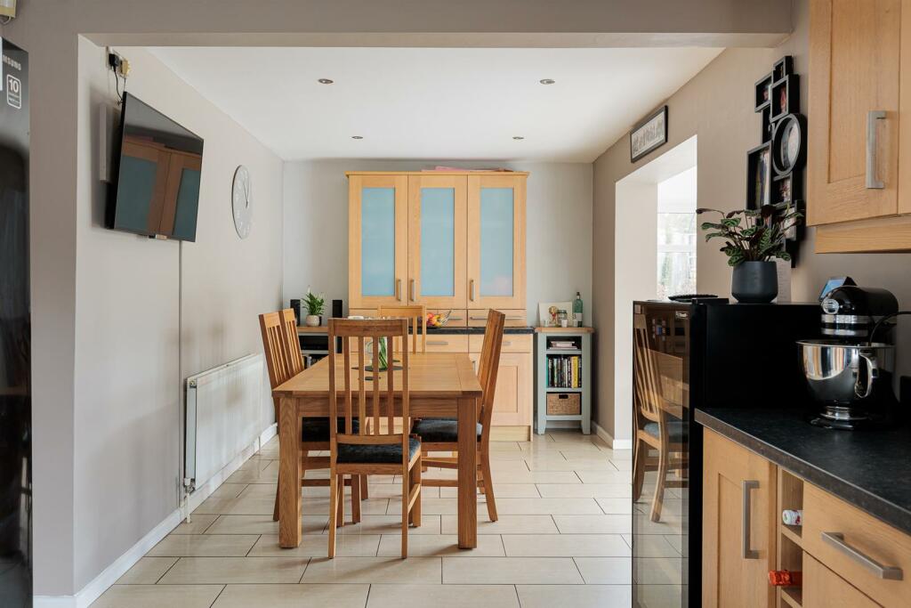 Kitchen/Dining Room