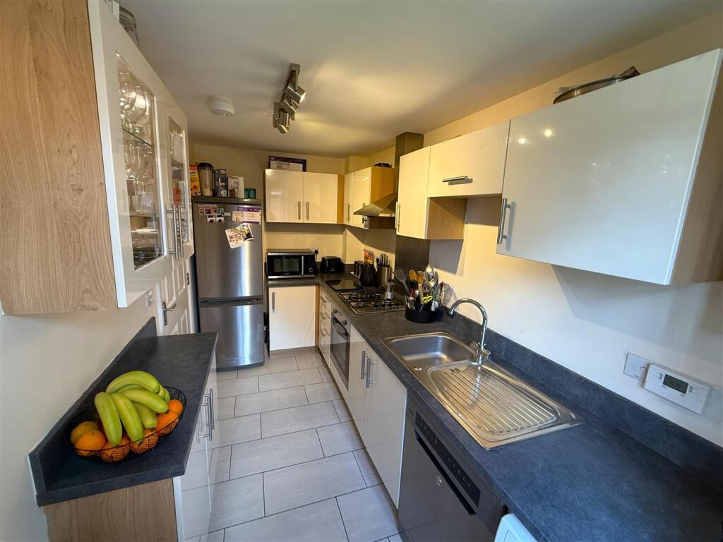 Kitchen A.JPG