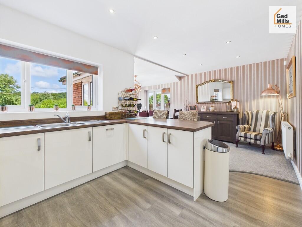 CAM04261G0-PR0070...